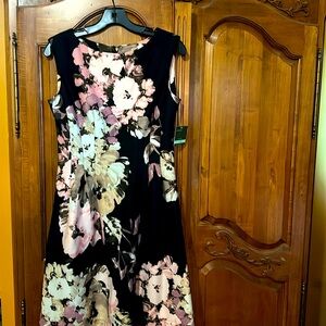 Taylor fit & Flate dress